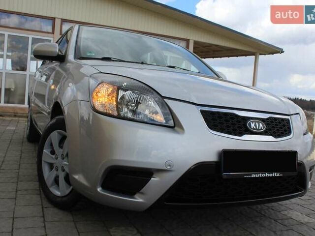 Сірий Кіа Ріо, об'ємом двигуна 1.4 л та пробігом 165 тис. км за 5590 $, фото 15 на Automoto.ua