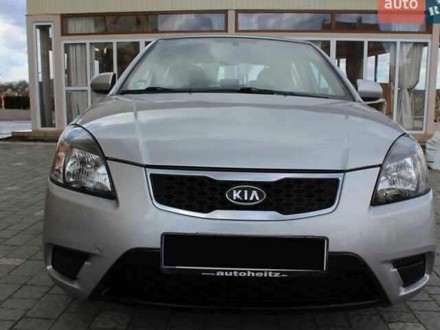 Сірий Кіа Ріо, об'ємом двигуна 1.4 л та пробігом 165 тис. км за 5590 $, фото 21 на Automoto.ua