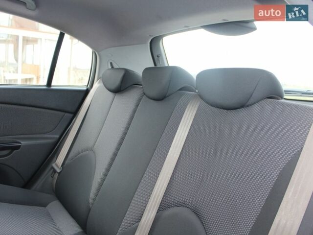 Сірий Кіа Ріо, об'ємом двигуна 1.4 л та пробігом 165 тис. км за 5590 $, фото 75 на Automoto.ua