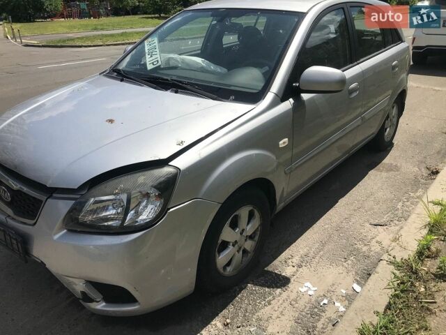 Серый Киа Рио, объемом двигателя 1.4 л и пробегом 95 тыс. км за 2999 $, фото 2 на Automoto.ua