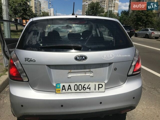 Серый Киа Рио, объемом двигателя 1.4 л и пробегом 95 тыс. км за 2999 $, фото 5 на Automoto.ua