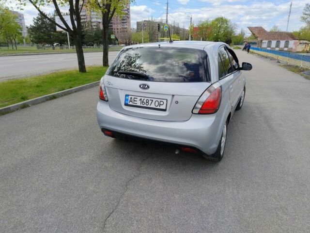 Серый Киа Рио, объемом двигателя 1.6 л и пробегом 200 тыс. км за 6200 $, фото 2 на Automoto.ua