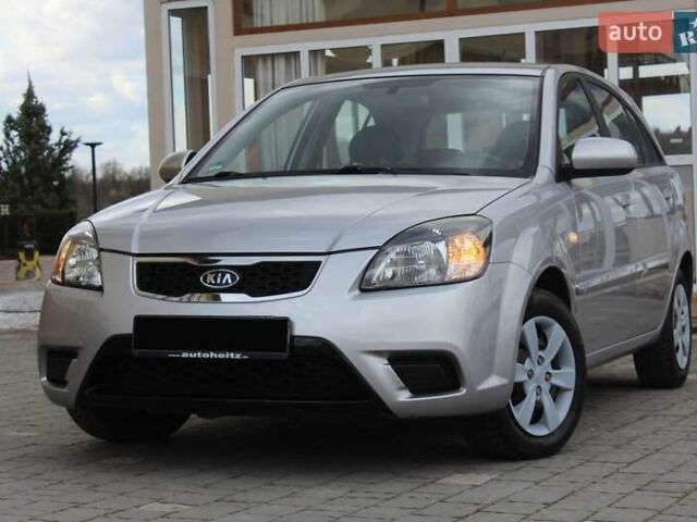 Сірий Кіа Ріо, об'ємом двигуна 1.4 л та пробігом 165 тис. км за 5590 $, фото 5 на Automoto.ua