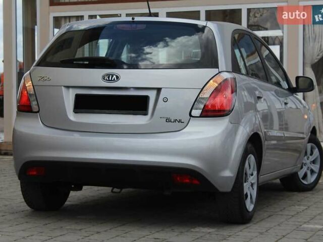 Сірий Кіа Ріо, об'ємом двигуна 1.4 л та пробігом 165 тис. км за 5590 $, фото 32 на Automoto.ua