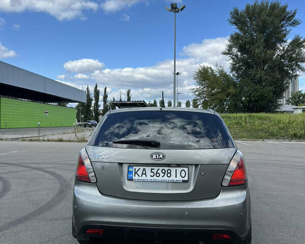 Серый Киа Рио, объемом двигателя 1.4 л и пробегом 128 тыс. км за 6800 $, фото 7 на Automoto.ua