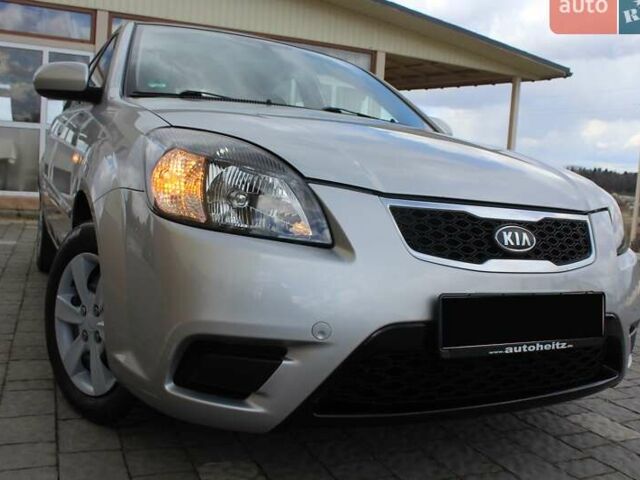 Сірий Кіа Ріо, об'ємом двигуна 1.4 л та пробігом 165 тис. км за 5590 $, фото 14 на Automoto.ua