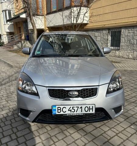 Сірий Кіа Ріо, об'ємом двигуна 1.4 л та пробігом 165 тис. км за 4600 $, фото 1 на Automoto.ua