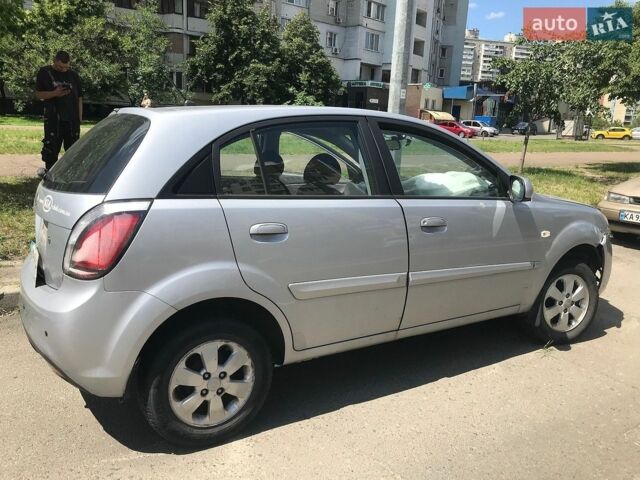 Серый Киа Рио, объемом двигателя 1.4 л и пробегом 95 тыс. км за 2999 $, фото 4 на Automoto.ua