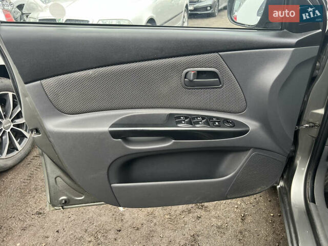 Серый Киа Рио, объемом двигателя 1.6 л и пробегом 207 тыс. км за 7299 $, фото 10 на Automoto.ua