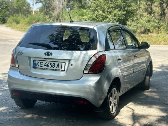 Сірий Кіа Ріо, об'ємом двигуна 1.4 л та пробігом 173 тис. км за 4313 $, фото 3 на Automoto.ua