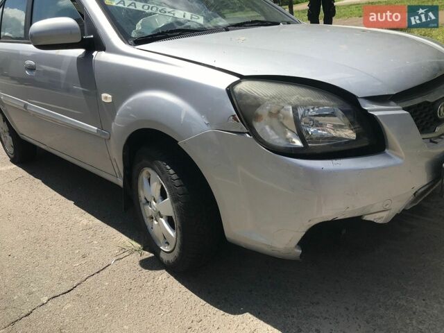 Серый Киа Рио, объемом двигателя 1.4 л и пробегом 95 тыс. км за 2999 $, фото 6 на Automoto.ua
