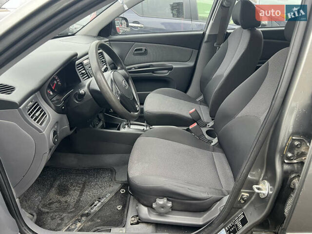 Серый Киа Рио, объемом двигателя 1.6 л и пробегом 207 тыс. км за 7299 $, фото 12 на Automoto.ua