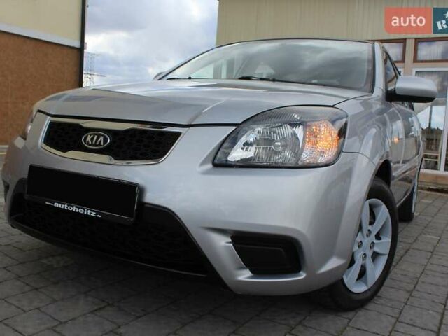 Сірий Кіа Ріо, об'ємом двигуна 1.4 л та пробігом 165 тис. км за 5590 $, фото 11 на Automoto.ua
