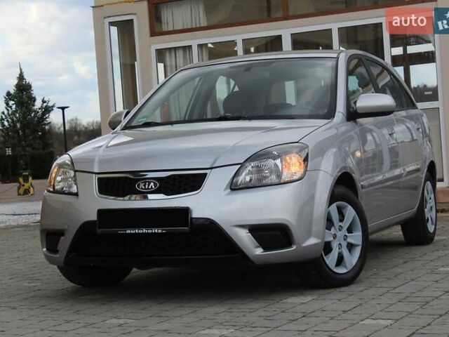 Сірий Кіа Ріо, об'ємом двигуна 1.4 л та пробігом 165 тис. км за 5590 $, фото 6 на Automoto.ua