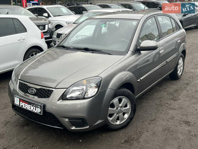 Серый Киа Рио, объемом двигателя 1.6 л и пробегом 207 тыс. км за 7299 $, фото 4 на Automoto.ua