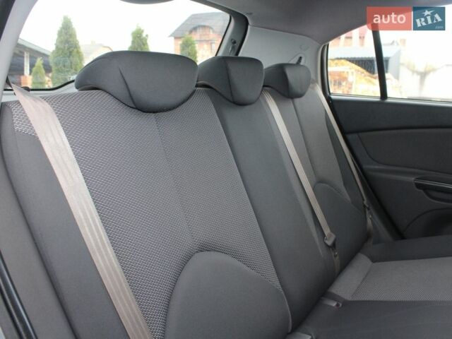 Сірий Кіа Ріо, об'ємом двигуна 1.4 л та пробігом 165 тис. км за 5590 $, фото 82 на Automoto.ua