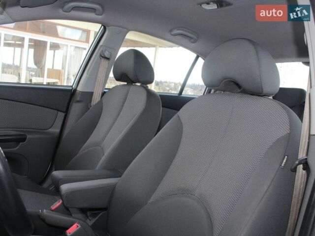 Сірий Кіа Ріо, об'ємом двигуна 1.4 л та пробігом 165 тис. км за 5590 $, фото 60 на Automoto.ua