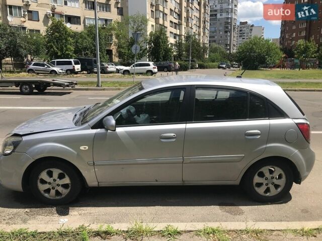 Серый Киа Рио, объемом двигателя 1.4 л и пробегом 95 тыс. км за 2999 $, фото 3 на Automoto.ua