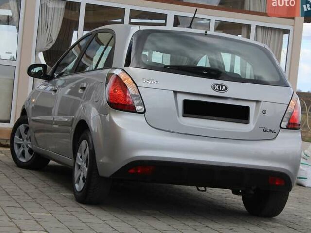 Сірий Кіа Ріо, об'ємом двигуна 1.4 л та пробігом 165 тис. км за 5590 $, фото 29 на Automoto.ua