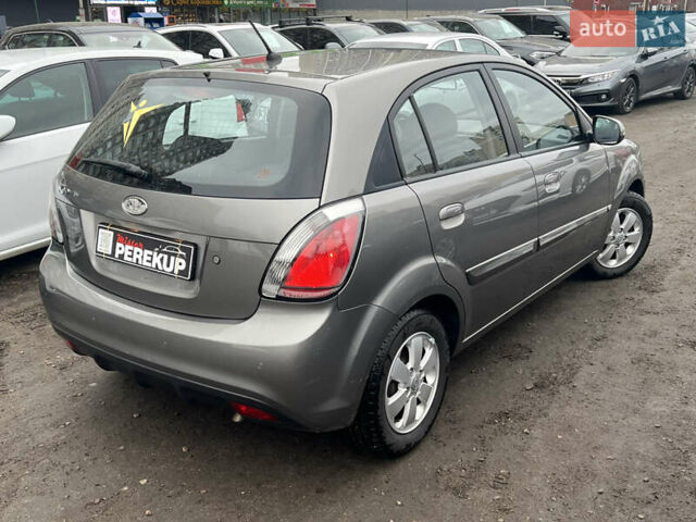 Серый Киа Рио, объемом двигателя 1.6 л и пробегом 207 тыс. км за 7299 $, фото 9 на Automoto.ua