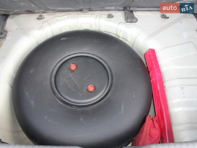 Сірий Кіа Ріо, об'ємом двигуна 1.4 л та пробігом 165 тис. км за 5590 $, фото 102 на Automoto.ua