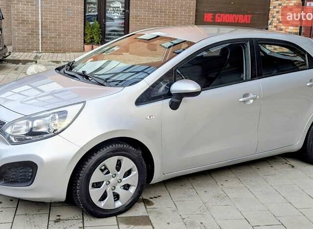 Серый Киа Рио, объемом двигателя 1.12 л и пробегом 244 тыс. км за 4850 $, фото 7 на Automoto.ua