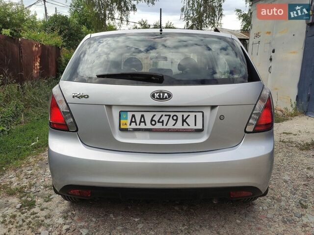 Сірий Кіа Ріо, об'ємом двигуна 1.4 л та пробігом 182 тис. км за 5850 $, фото 3 на Automoto.ua