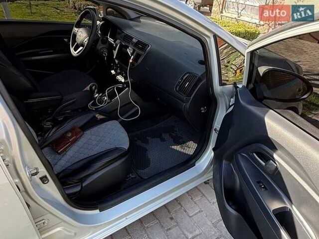 Серый Киа Рио, объемом двигателя 1.12 л и пробегом 220 тыс. км за 5700 $, фото 6 на Automoto.ua