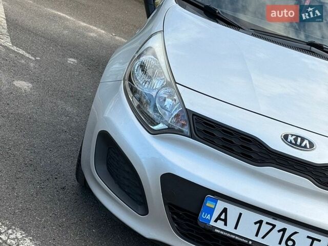 Серый Киа Рио, объемом двигателя 1.4 л и пробегом 103 тыс. км за 8000 $, фото 4 на Automoto.ua