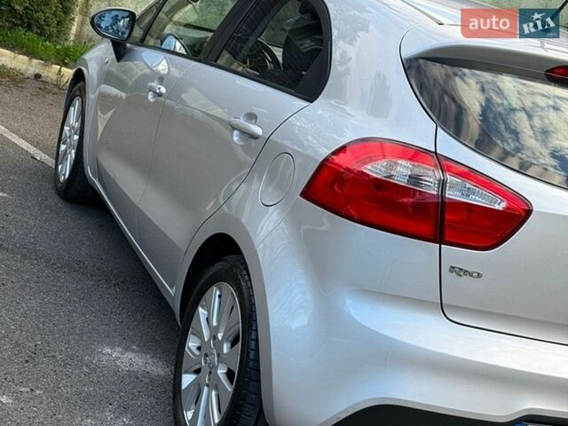 Серый Киа Рио, объемом двигателя 1.4 л и пробегом 103 тыс. км за 8000 $, фото 10 на Automoto.ua