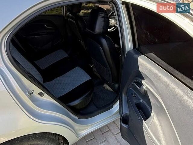 Серый Киа Рио, объемом двигателя 1.12 л и пробегом 220 тыс. км за 5700 $, фото 9 на Automoto.ua