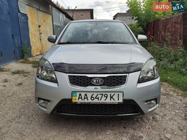 Сірий Кіа Ріо, об'ємом двигуна 1.4 л та пробігом 182 тис. км за 5850 $, фото 1 на Automoto.ua