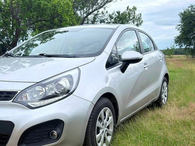 Серый Киа Рио, объемом двигателя 1.12 л и пробегом 154 тыс. км за 6000 $, фото 2 на Automoto.ua