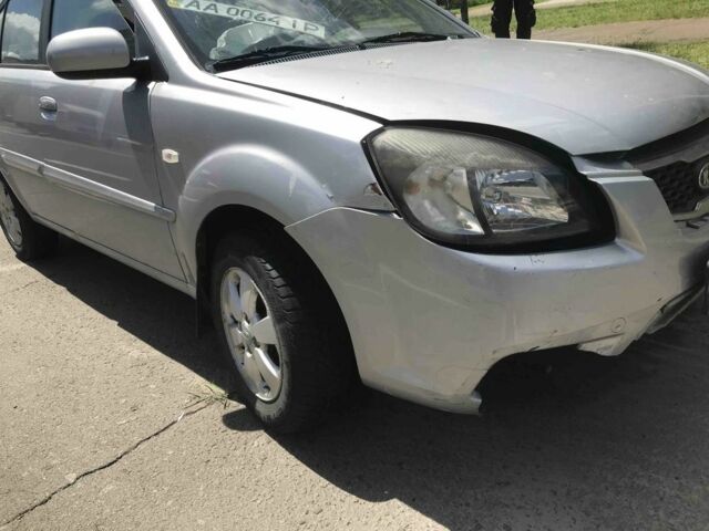 Серый Киа Рио, объемом двигателя 1.4 л и пробегом 89 тыс. км за 2999 $, фото 1 на Automoto.ua