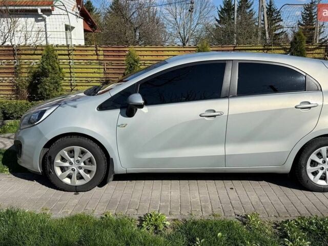 Сірий Кіа Ріо, об'ємом двигуна 1.12 л та пробігом 220 тис. км за 5700 $, фото 1 на Automoto.ua