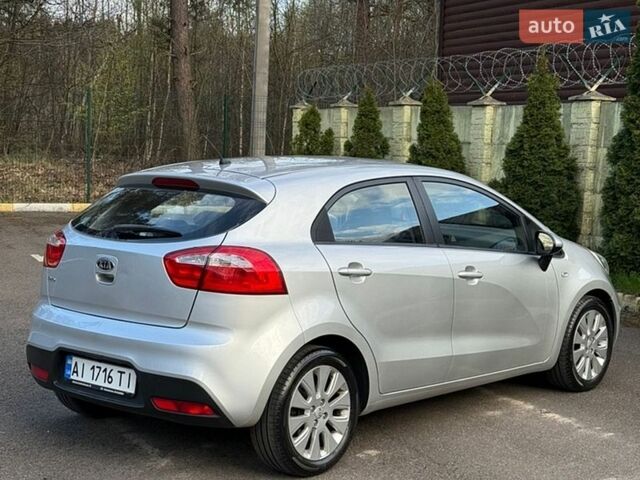 Серый Киа Рио, объемом двигателя 1.4 л и пробегом 103 тыс. км за 8000 $, фото 15 на Automoto.ua