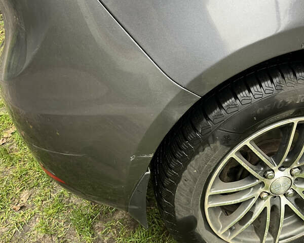 Серый Киа Рио, объемом двигателя 1.4 л и пробегом 277 тыс. км за 6200 $, фото 10 на Automoto.ua