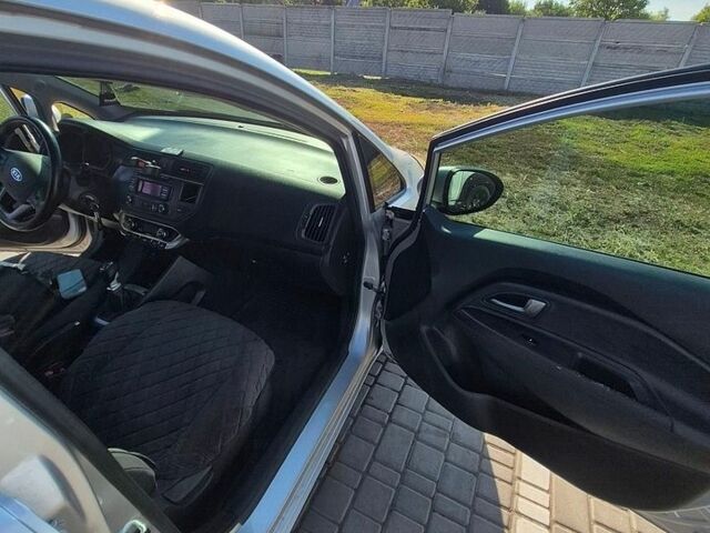 Серый Киа Рио, объемом двигателя 1.4 л и пробегом 254 тыс. км за 6500 $, фото 26 на Automoto.ua