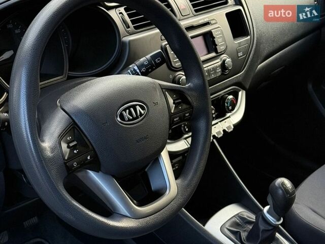 Серый Киа Рио, объемом двигателя 1.4 л и пробегом 103 тыс. км за 8000 $, фото 19 на Automoto.ua