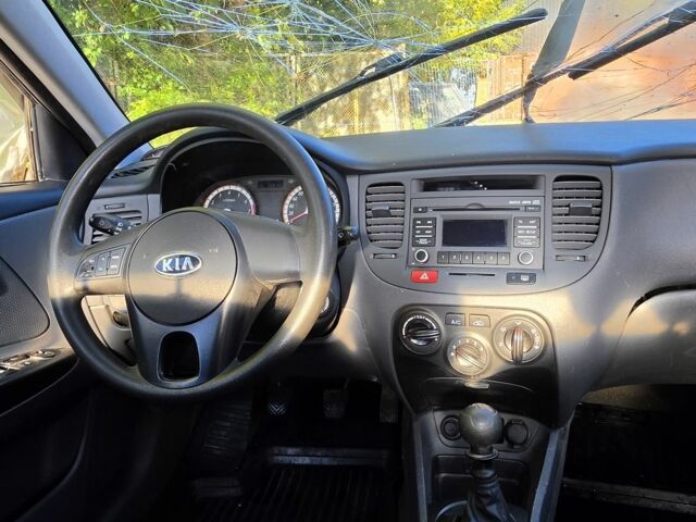 Сірий Кіа Ріо, об'ємом двигуна 1.4 л та пробігом 56 тис. км за 1253 $, фото 16 на Automoto.ua