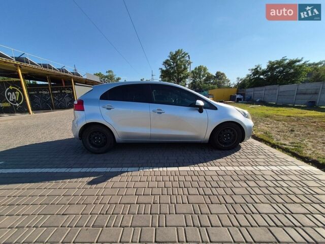 Серый Киа Рио, объемом двигателя 1.4 л и пробегом 254 тыс. км за 6500 $, фото 6 на Automoto.ua