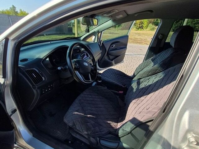 Серый Киа Рио, объемом двигателя 1.4 л и пробегом 254 тыс. км за 6500 $, фото 15 на Automoto.ua