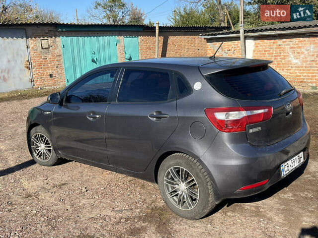 Серый Киа Рио, объемом двигателя 1.4 л и пробегом 277 тыс. км за 6200 $, фото 2 на Automoto.ua