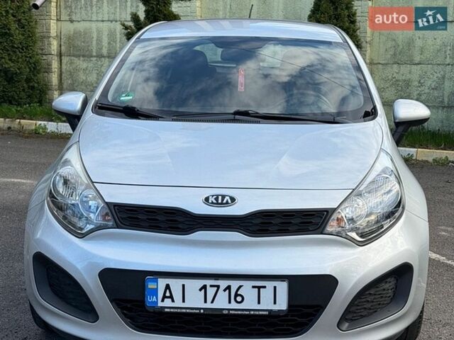 Серый Киа Рио, объемом двигателя 1.4 л и пробегом 103 тыс. км за 8000 $, фото 3 на Automoto.ua