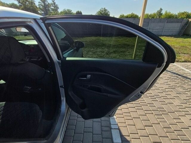 Серый Киа Рио, объемом двигателя 1.4 л и пробегом 254 тыс. км за 6500 $, фото 25 на Automoto.ua