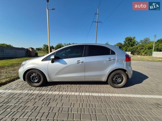 Серый Киа Рио, объемом двигателя 1.4 л и пробегом 254 тыс. км за 6500 $, фото 3 на Automoto.ua
