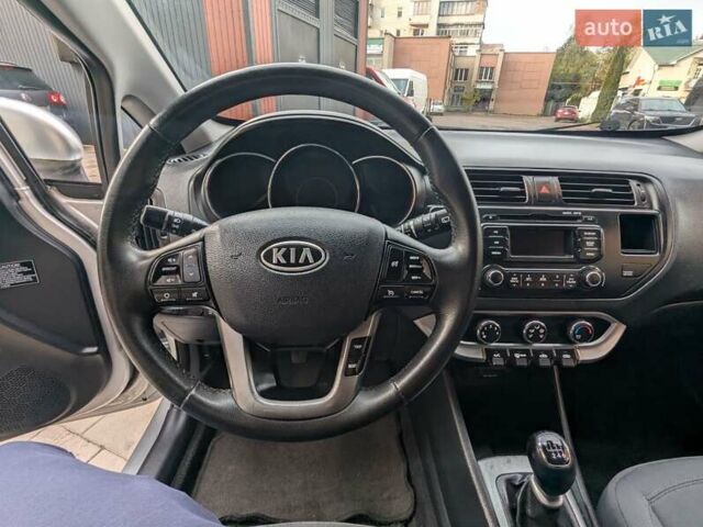 Серый Киа Рио, объемом двигателя 1.12 л и пробегом 244 тыс. км за 4850 $, фото 24 на Automoto.ua