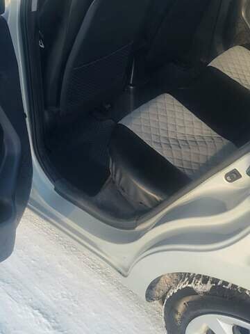 Серый Киа Рио, объемом двигателя 1.12 л и пробегом 208 тыс. км за 6600 $, фото 2 на Automoto.ua