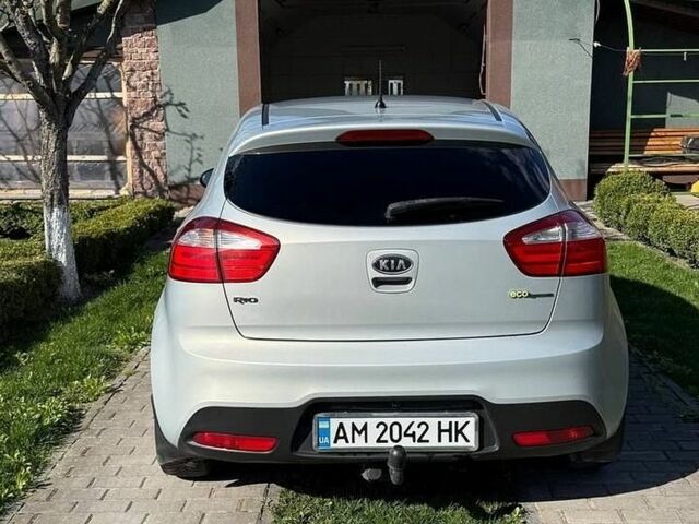Сірий Кіа Ріо, об'ємом двигуна 1.12 л та пробігом 220 тис. км за 5700 $, фото 3 на Automoto.ua