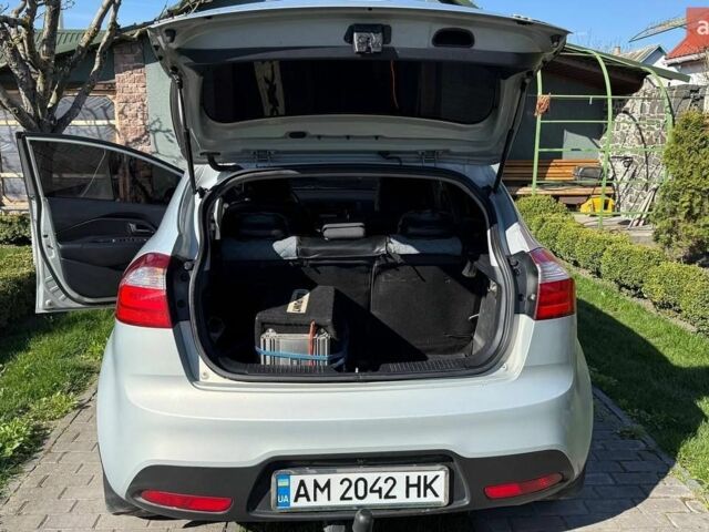 Сірий Кіа Ріо, об'ємом двигуна 1.12 л та пробігом 220 тис. км за 5700 $, фото 5 на Automoto.ua